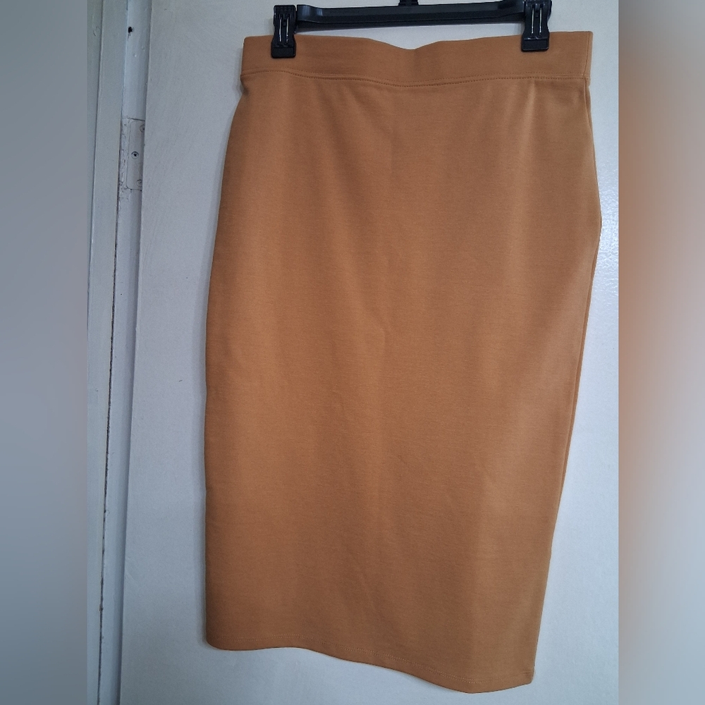 Elegant Tan Pencil Skirt